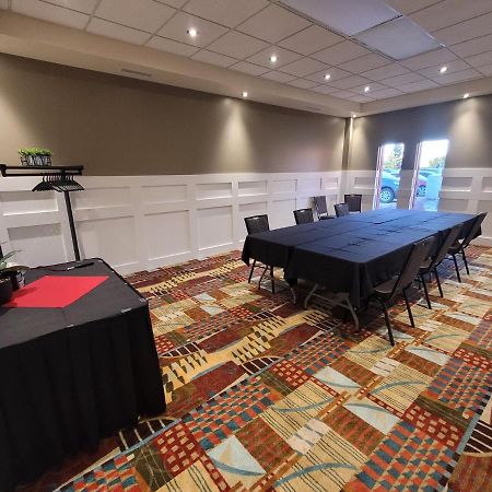 Neighbourhood Inn Hotels In Bonnyville ภายนอก รูปภาพ