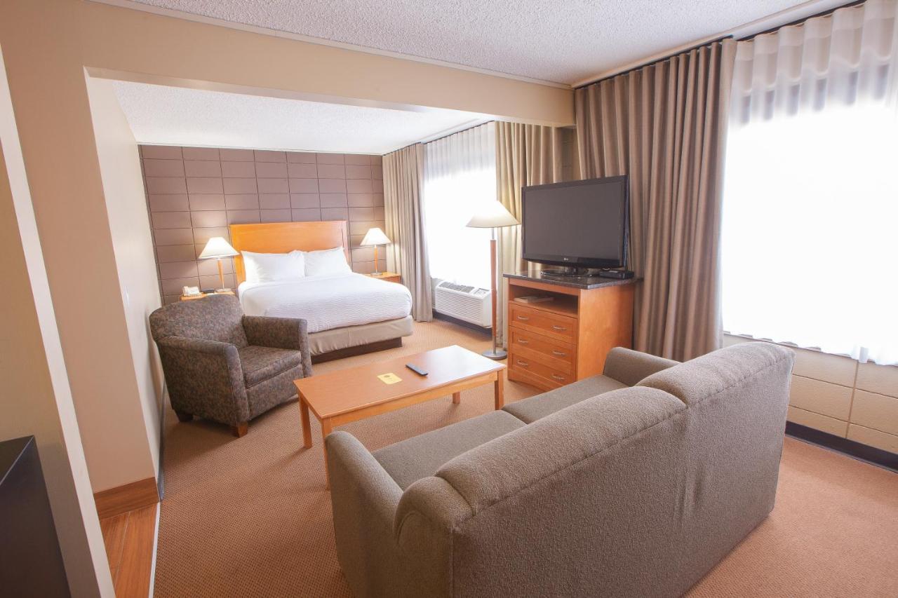 Neighbourhood Inn Hotels In Bonnyville ภายนอก รูปภาพ
