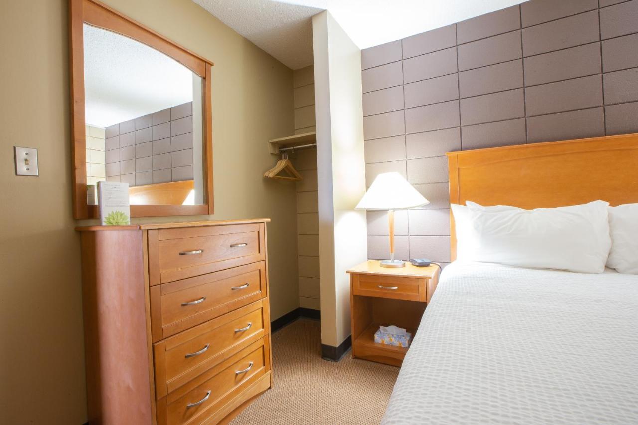 Neighbourhood Inn Hotels In Bonnyville ภายนอก รูปภาพ