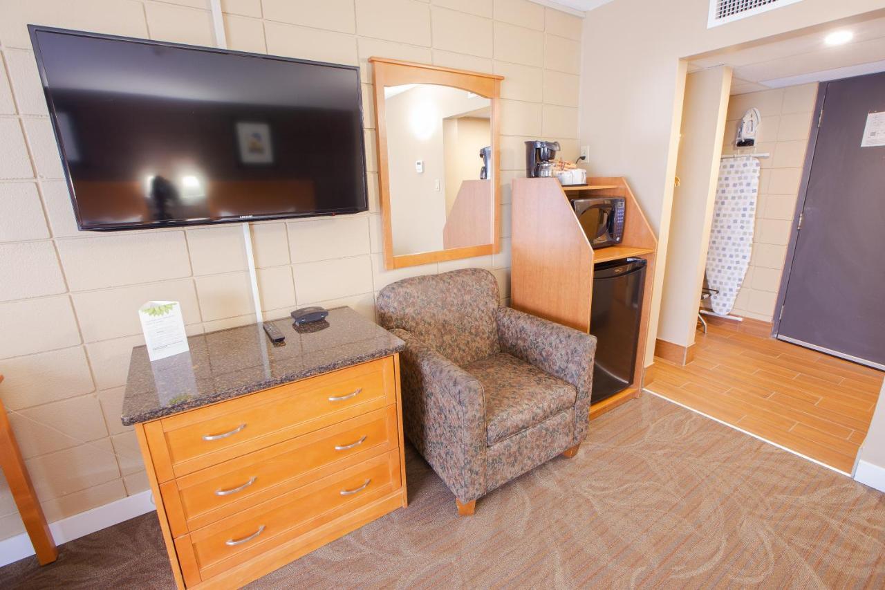 Neighbourhood Inn Hotels In Bonnyville ภายนอก รูปภาพ