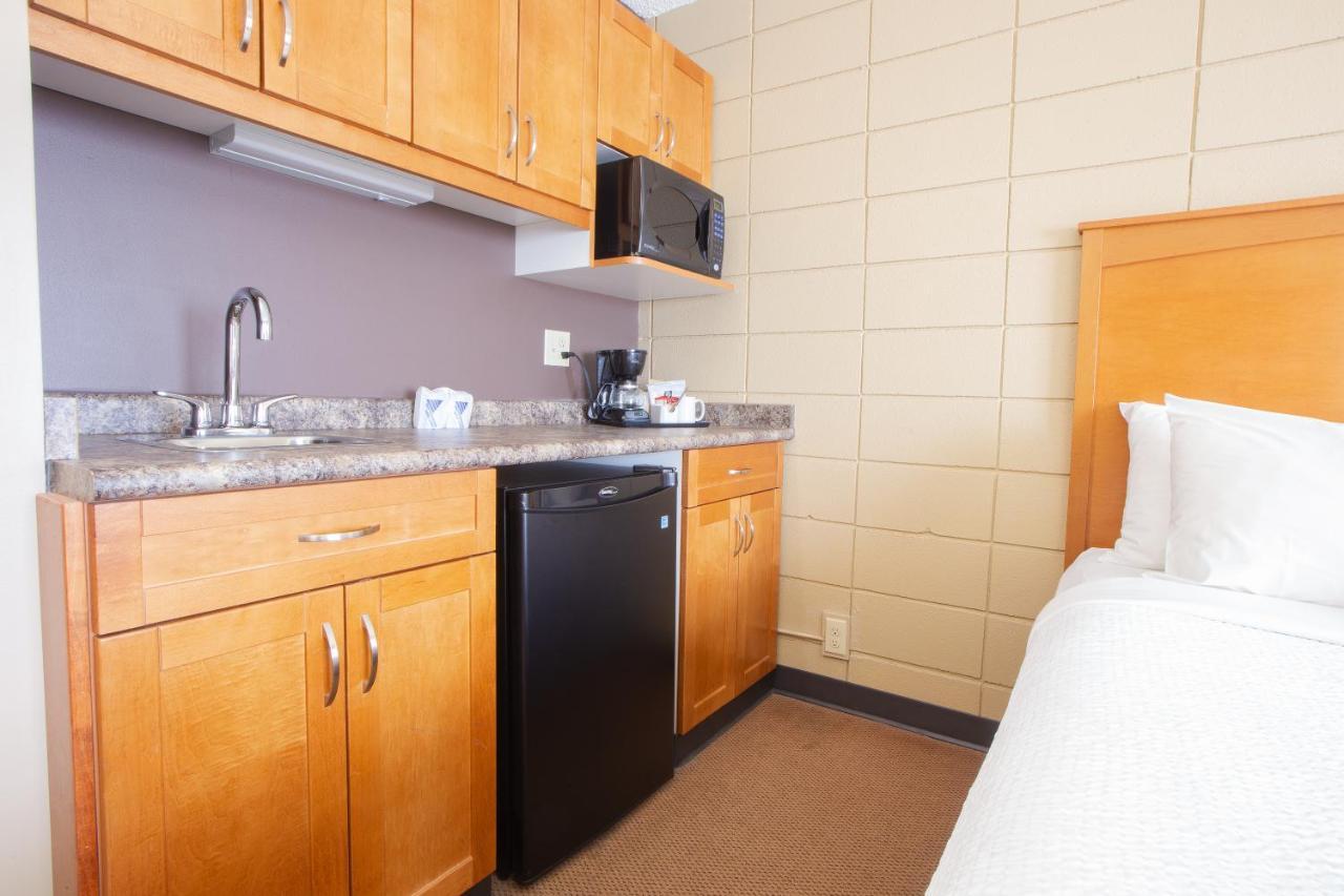 Neighbourhood Inn Hotels In Bonnyville ภายนอก รูปภาพ