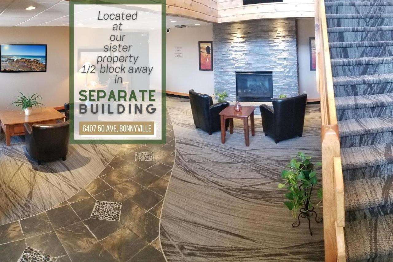 Neighbourhood Inn Hotels In Bonnyville ภายนอก รูปภาพ