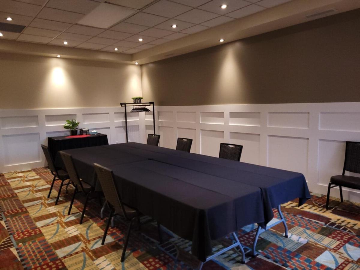 Neighbourhood Inn Hotels In Bonnyville ภายนอก รูปภาพ