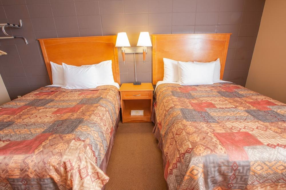Neighbourhood Inn Hotels In Bonnyville ภายนอก รูปภาพ
