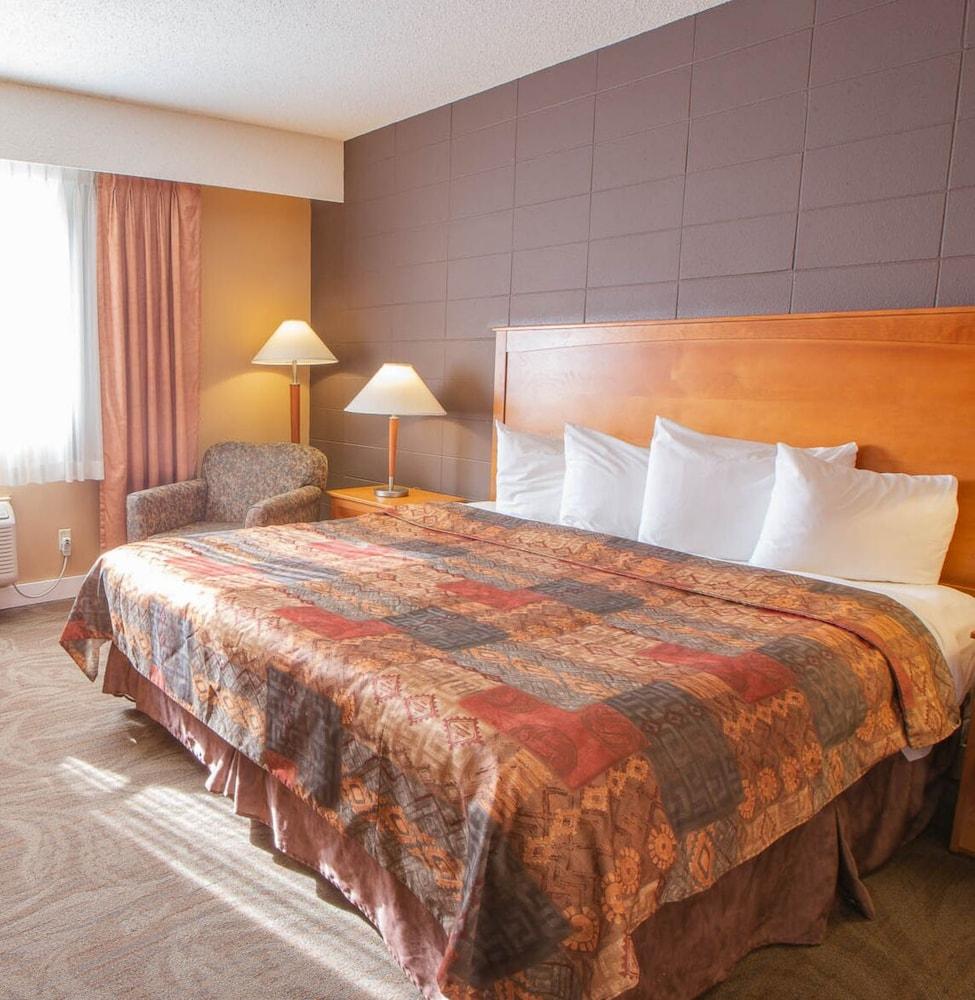 Neighbourhood Inn Hotels In Bonnyville ภายนอก รูปภาพ