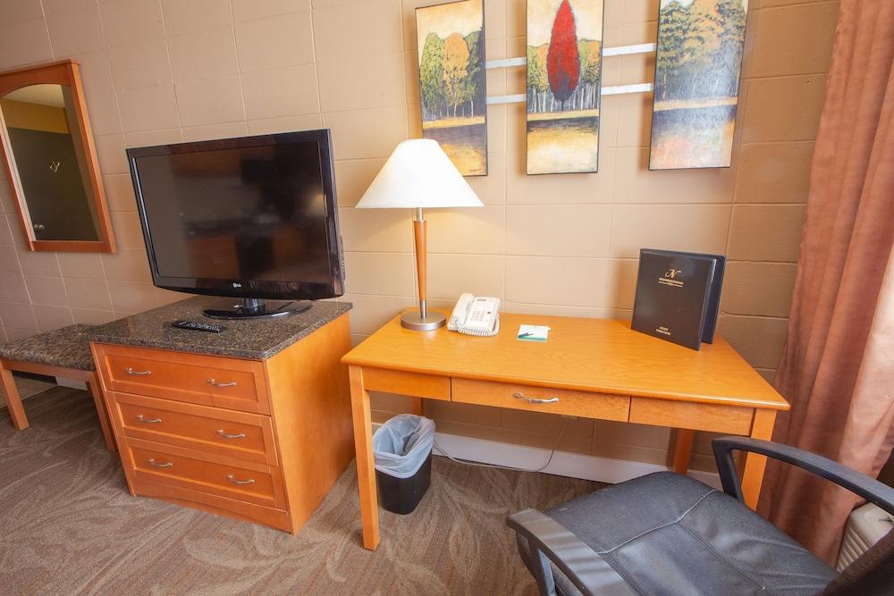 Neighbourhood Inn Hotels In Bonnyville ภายนอก รูปภาพ