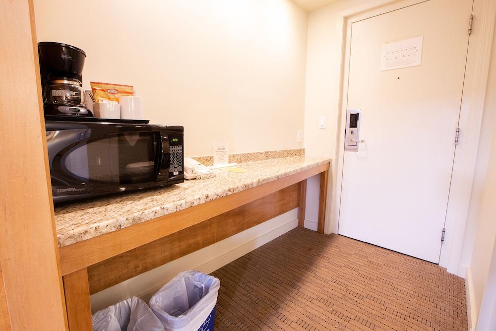 Neighbourhood Inn Hotels In Bonnyville ภายนอก รูปภาพ
