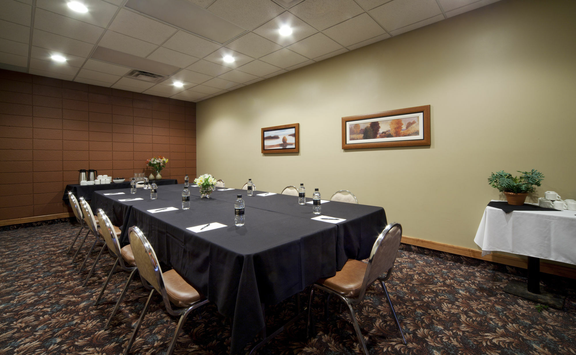Neighbourhood Inn Hotels In Bonnyville ภายนอก รูปภาพ